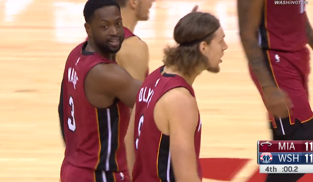 场面火爆！比分分析观众席沸腾不已