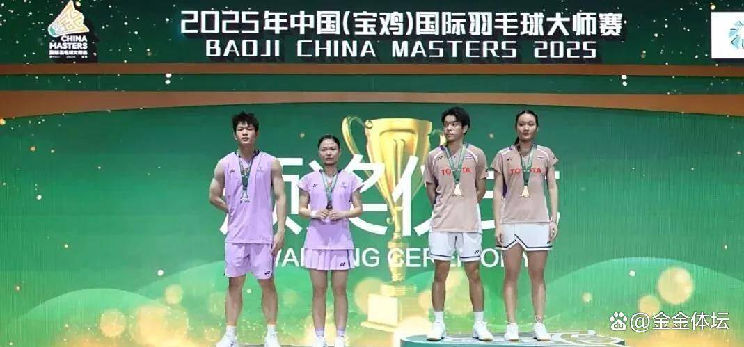 冷门频出!羽毛球战况跌宕起伏 冷门频出!羽毛球战况跌宕起伏