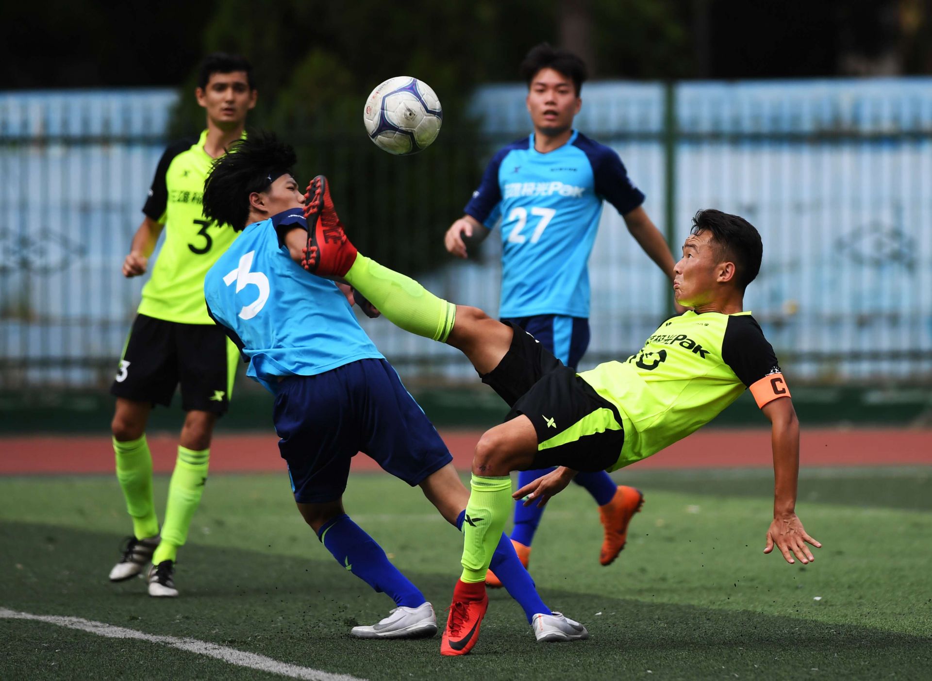 终极对抗！足球战火再次点燃