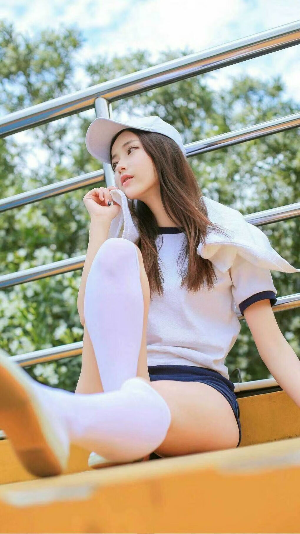 亚平宁的蓝,如何用一次收割击穿阿尔卑斯十字盾,莱万完美诠释何为决定性瞬间